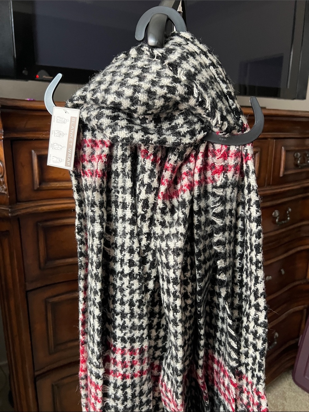 Steve Madden Black, White & Red Houndstooth Wrap Scarf